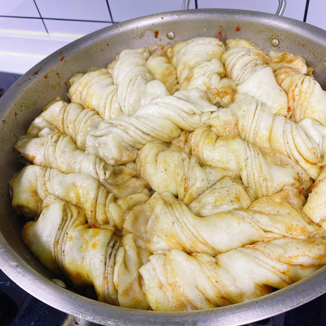 超好吃的【东北排骨烀饼一锅出】东北铁锅炖、“小猪盖被”