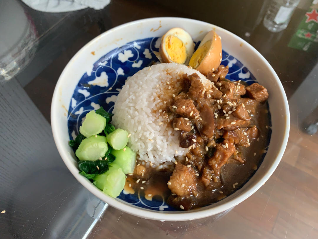 洋葱酥卤肉饭