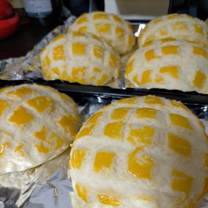 好吃到炸裂的港式菠萝包（附带制作酥皮的小视频）