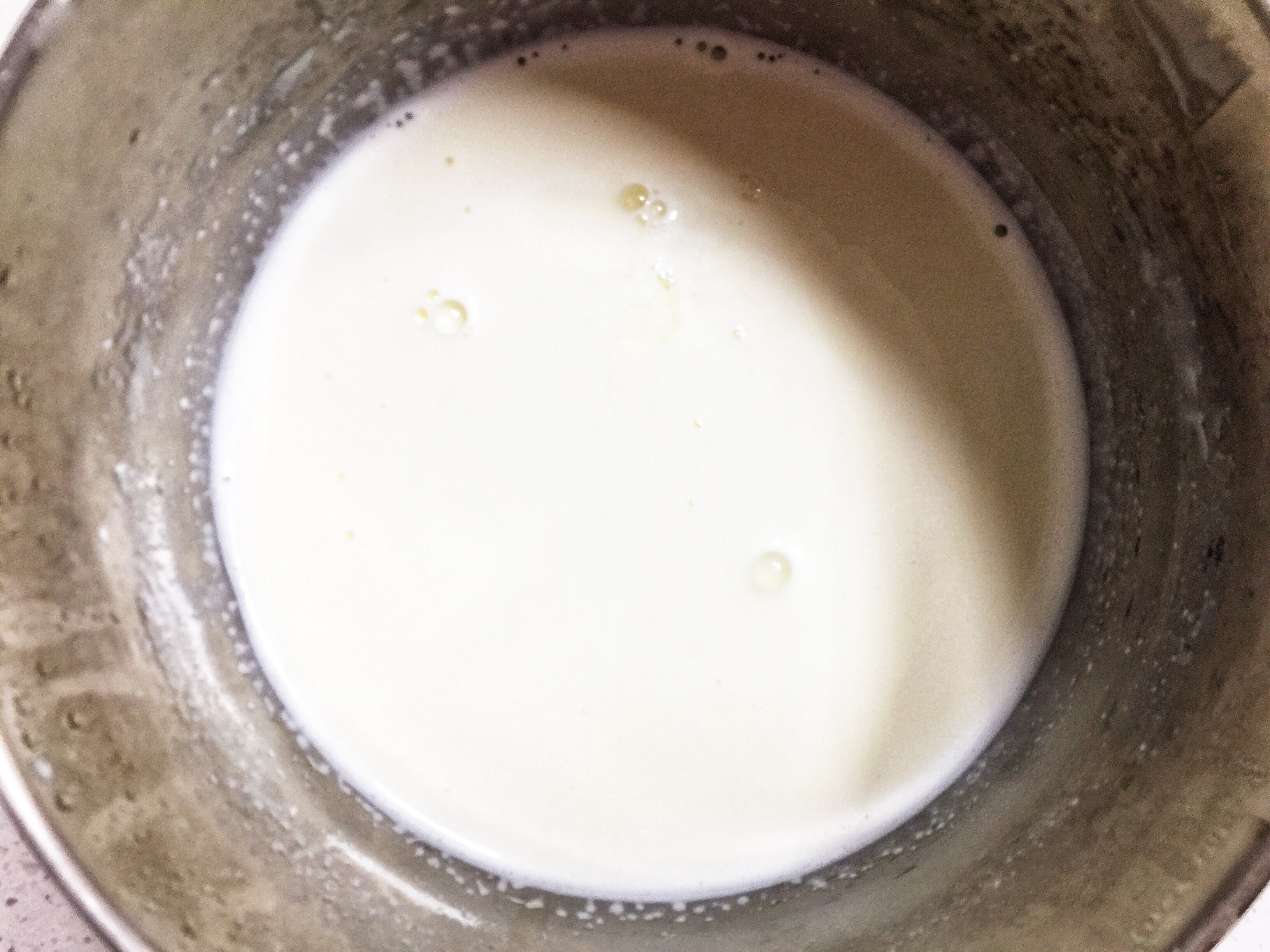💘网红💘大白兔奶冻蛋糕卷（爆好吃的奶酱、奶酥和奶冻有详解）的做法 步骤2