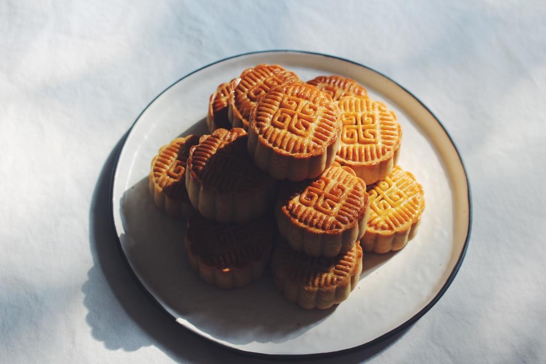 广式月饼—蛋黄莲蓉月饼