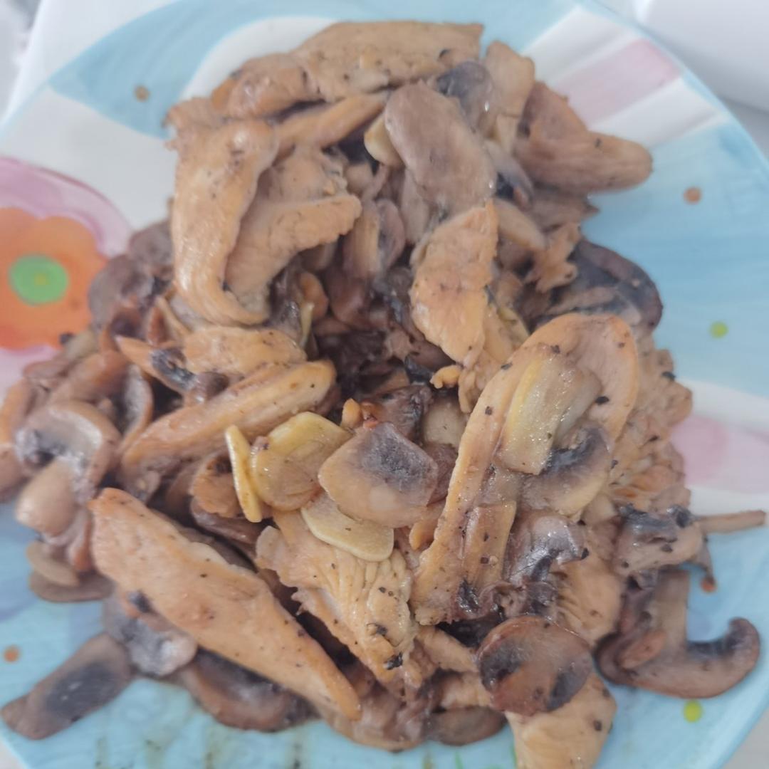 嫩滑不柴❗️爆好吃的黑椒口蘑炒鸡胸肉～绝了