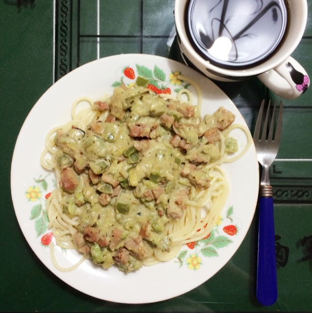 小清新牛油果火腿意面