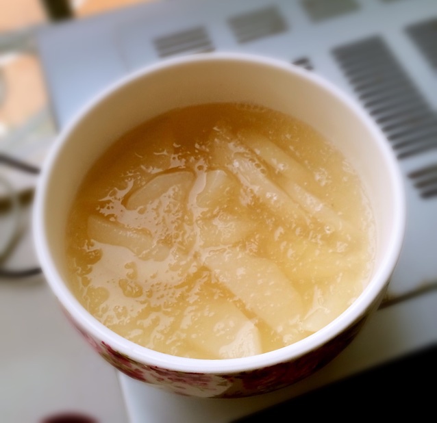 快手甜品——燕窝雪梨汤
