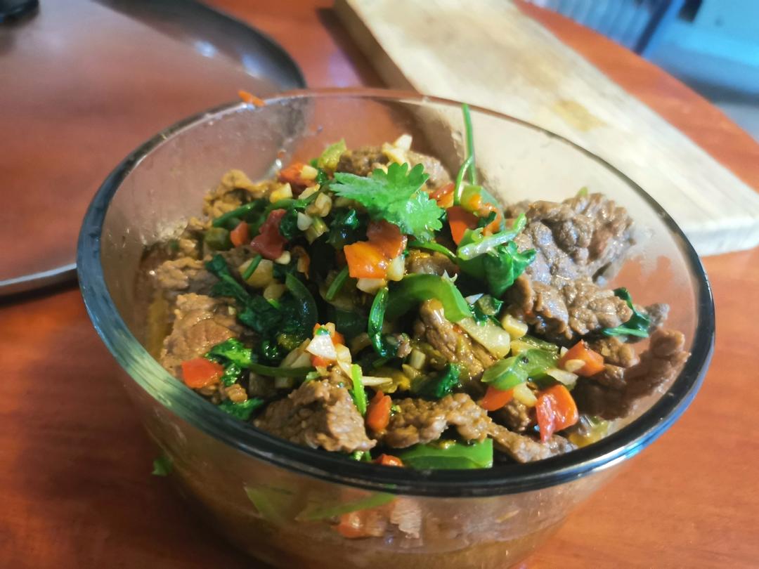 香菜炒牛肉（嫩）