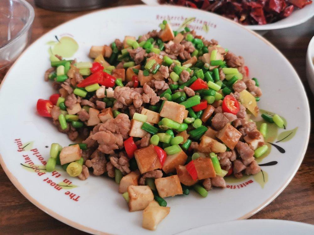 下饭菜-蒜苔香干肉沫