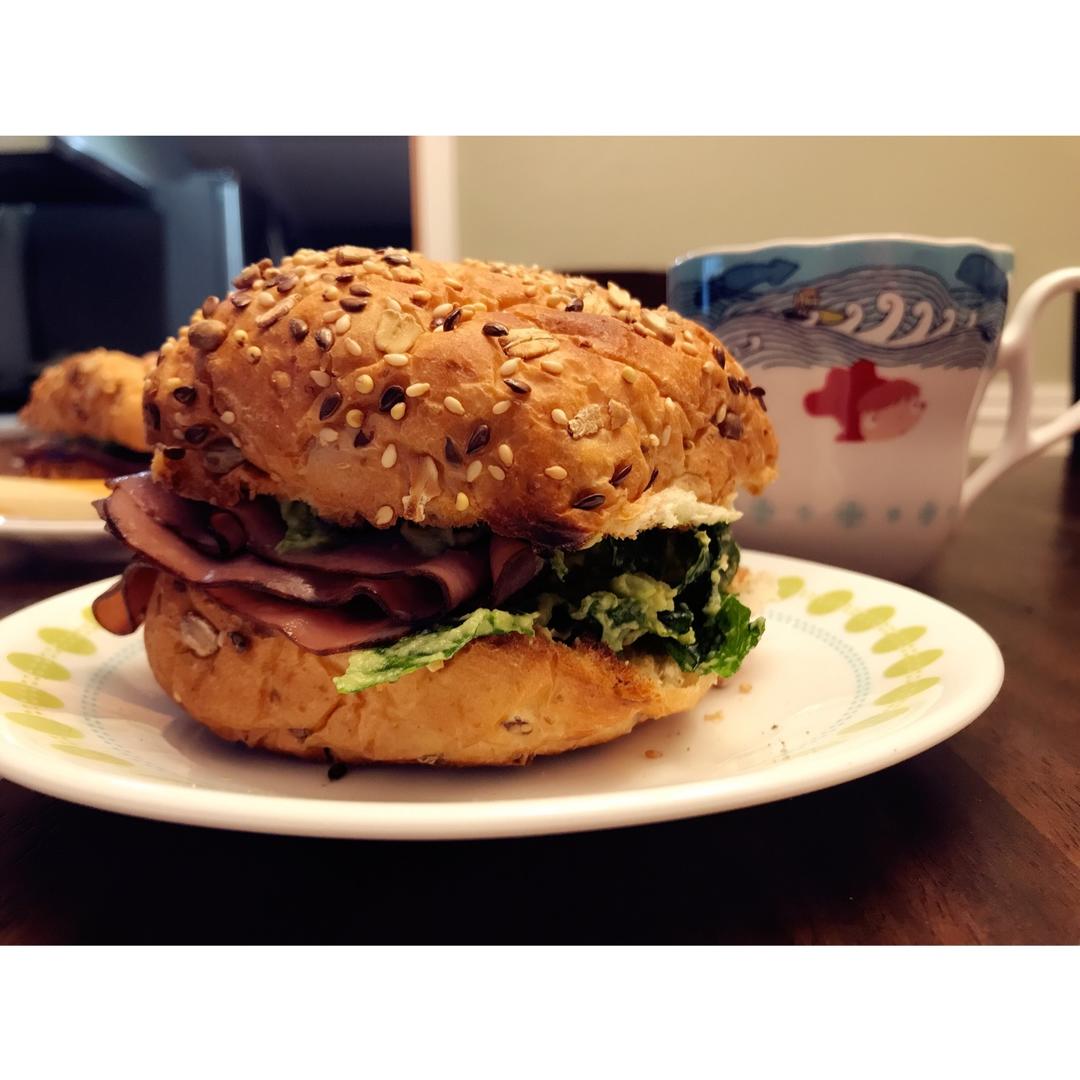 牛油果遇见羽衣甘蓝