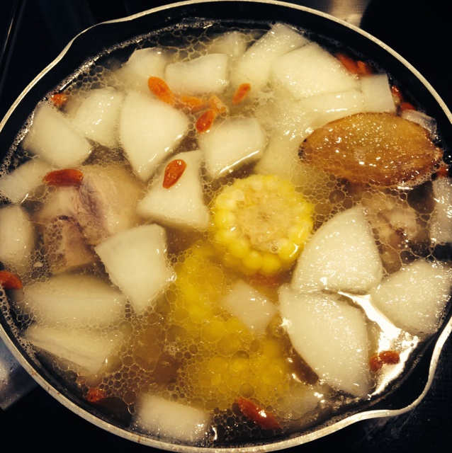 排骨玉米白萝卜汤