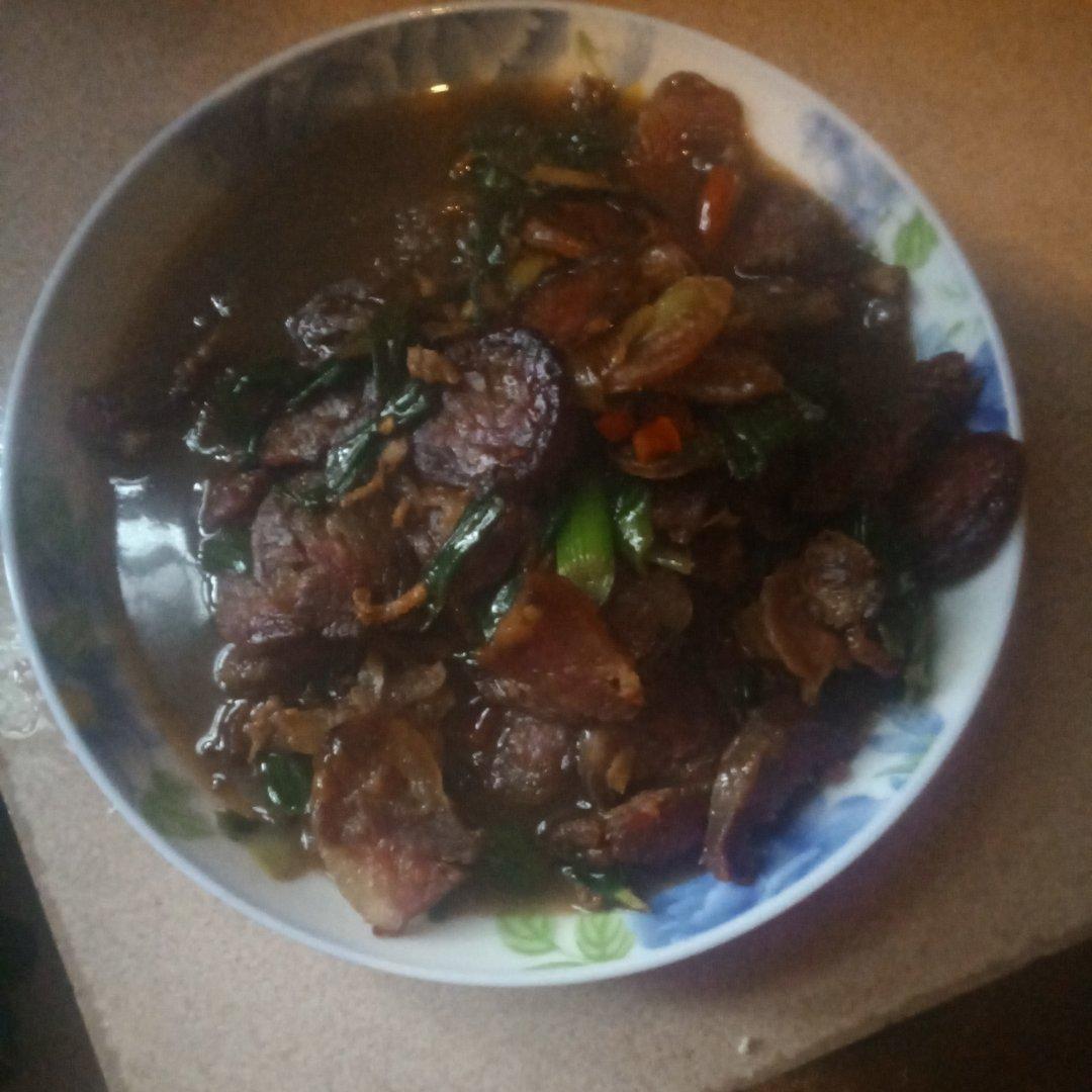 蒜苗炒香肠