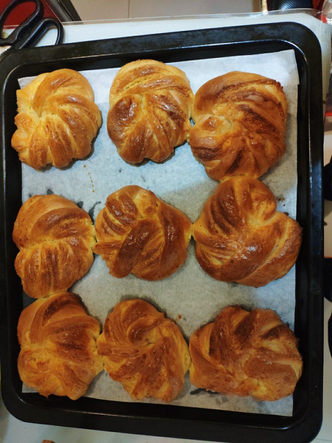 新手就能成功的【椰蓉面包卷】-手揉出膜