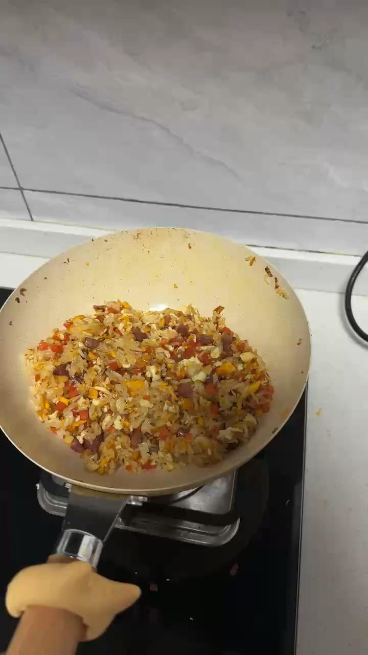 厨师长教你“蛋炒饭”如何做才好吃，答案都在这里面！