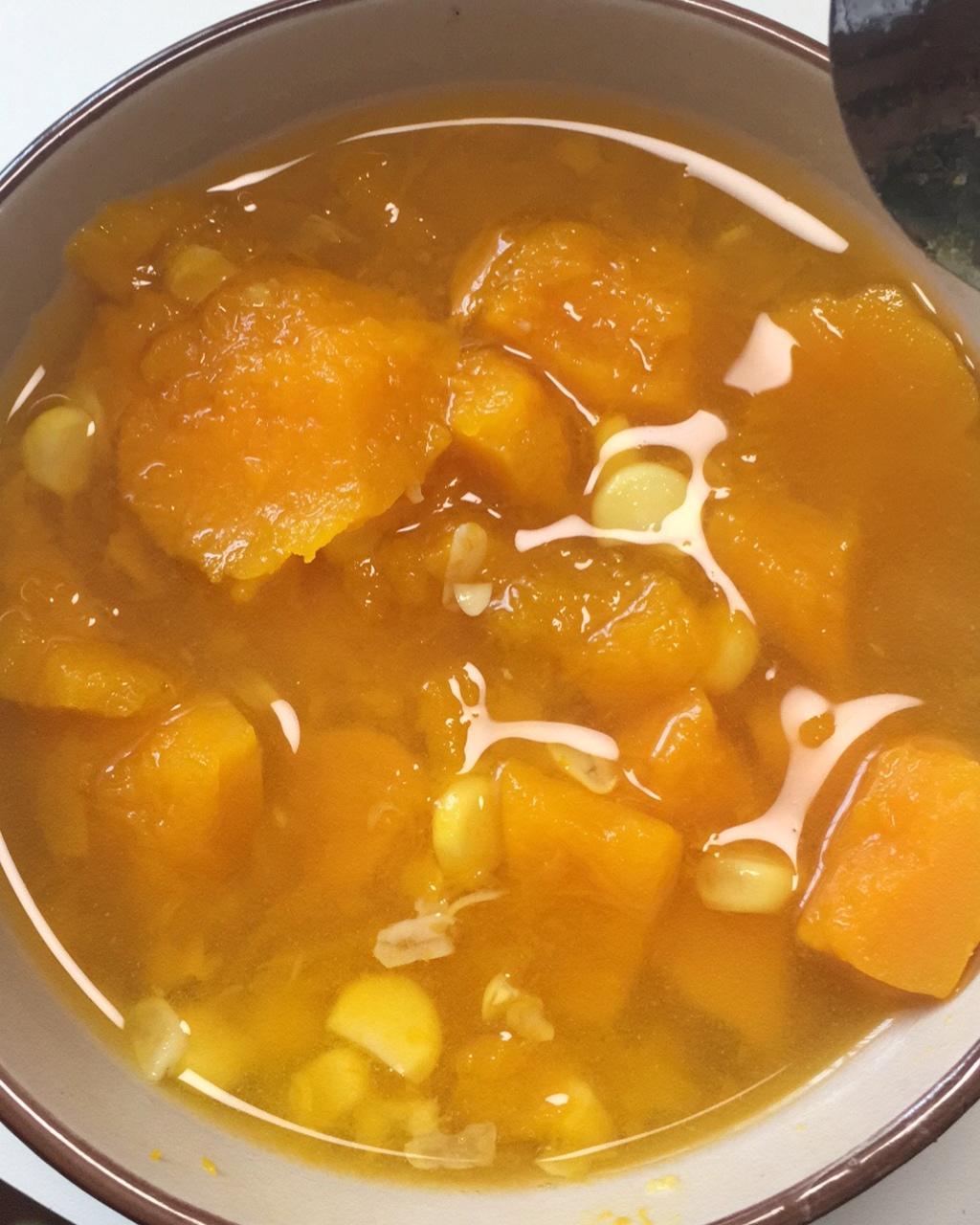 娜辣辣做的南瓜玉米汤