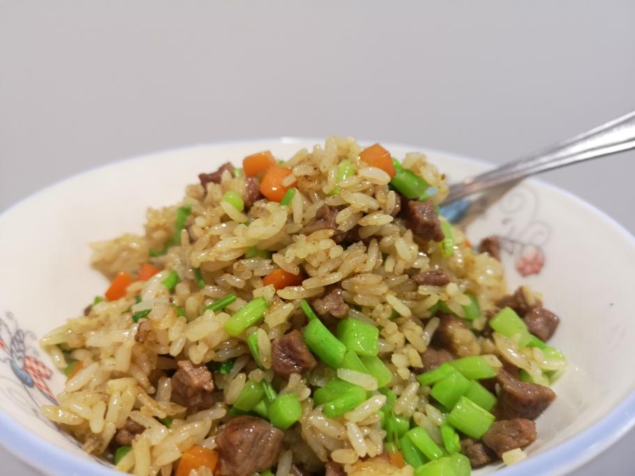 牛肉芥兰炒饭
