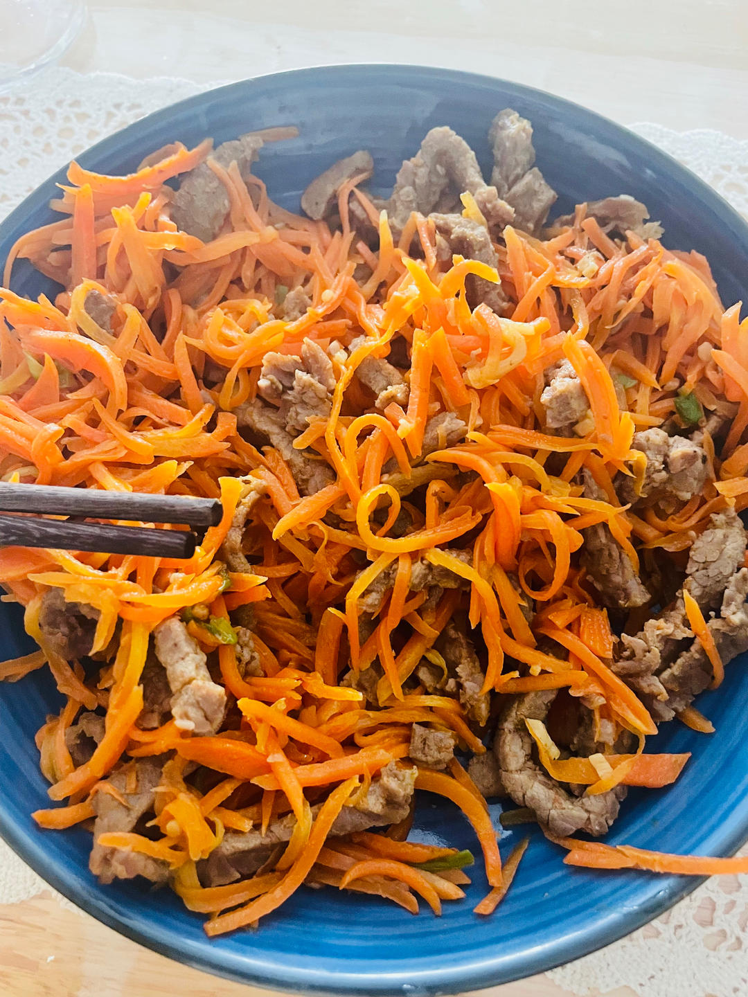 营养美味胡萝卜丝炒牛肉