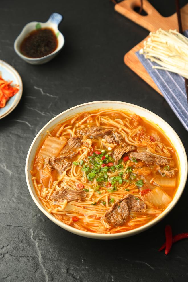 酸汤牛肉锅—酸酸辣辣下饭菜的做法