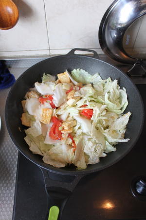 这样搭配很健康--西红柿白菜烧豆腐的做法 步骤4
