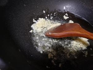 全素的鸡汁杏鲍菇炒芥兰的做法 步骤6