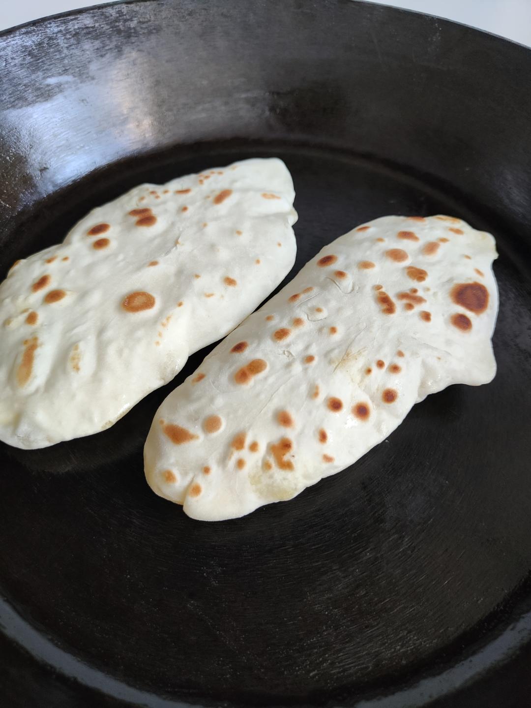 半烫面的口袋饼｜装啥都好吃
