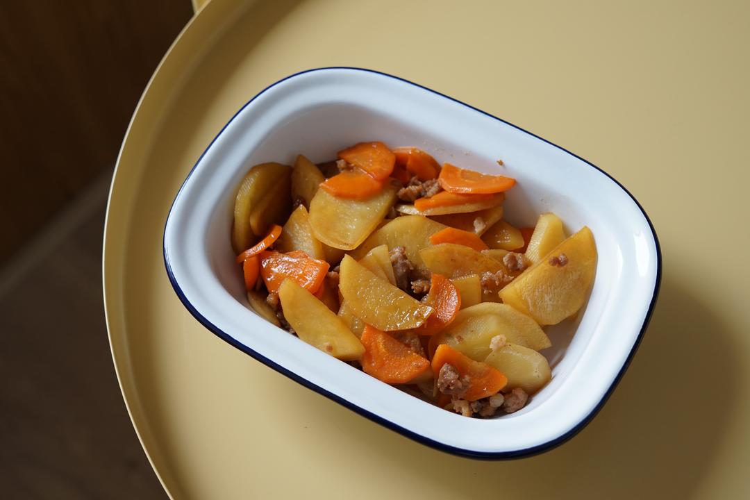 下饭神器肉末胡萝卜土豆片的做法