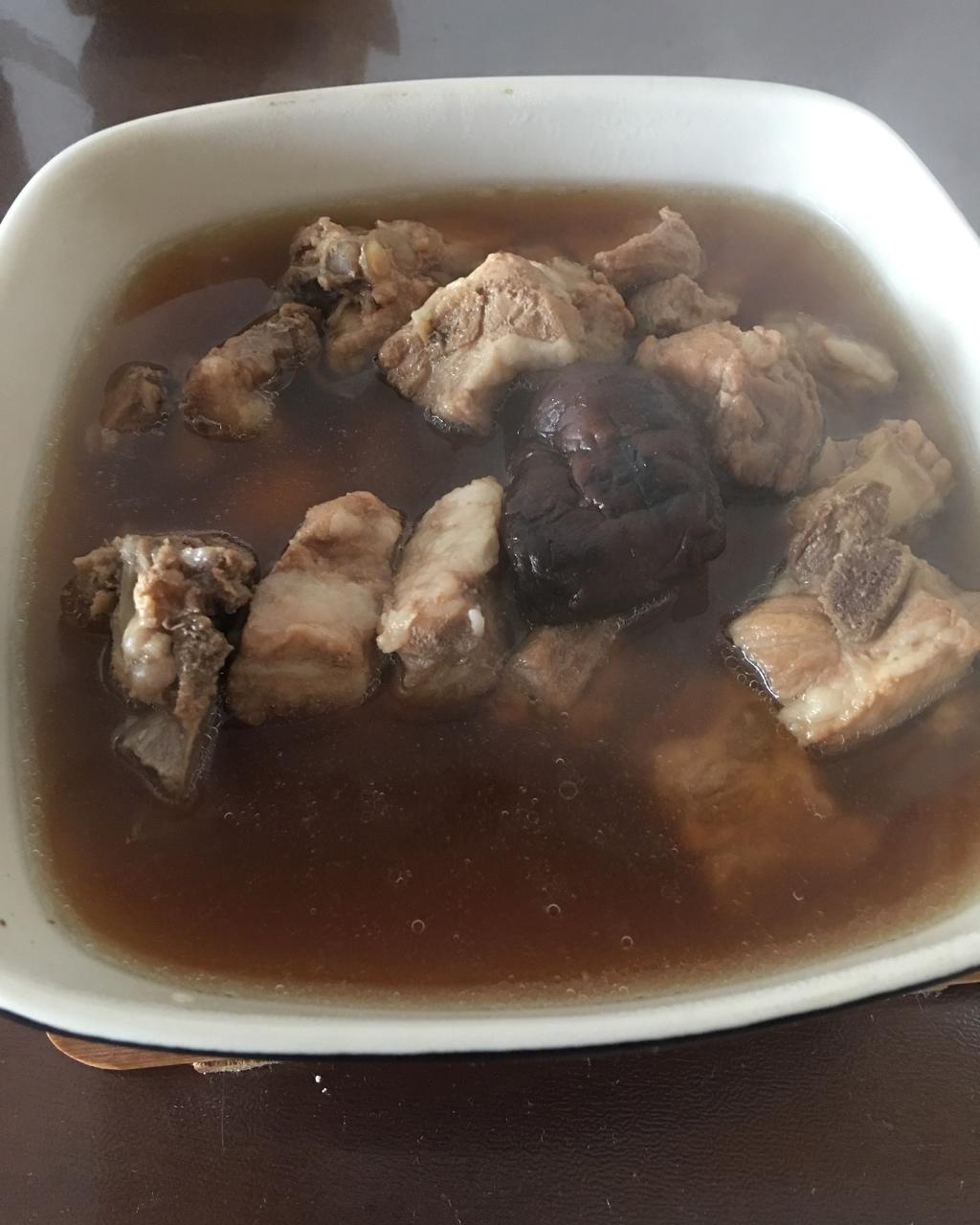 马来西亚肉骨茶（丰富配料版）
