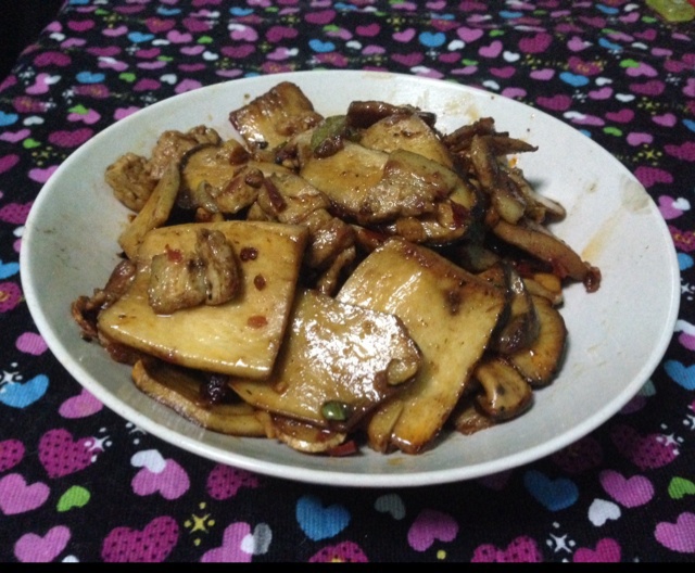 五花肉爆炒杏鲍菇