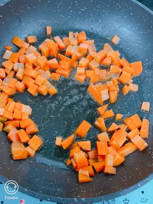 健康好做的玉米胡萝卜粒的做法 步骤3
