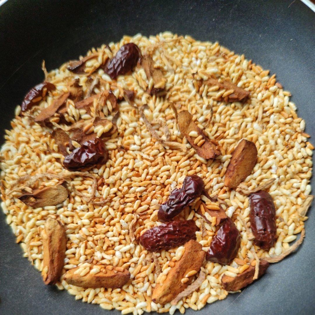 瘦小腹的红枣姜米茶