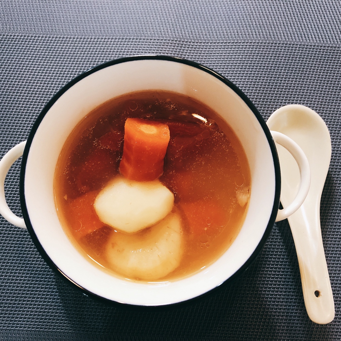 《零失败料理》大同电锅版马蹄蕃茄排骨汤的做法