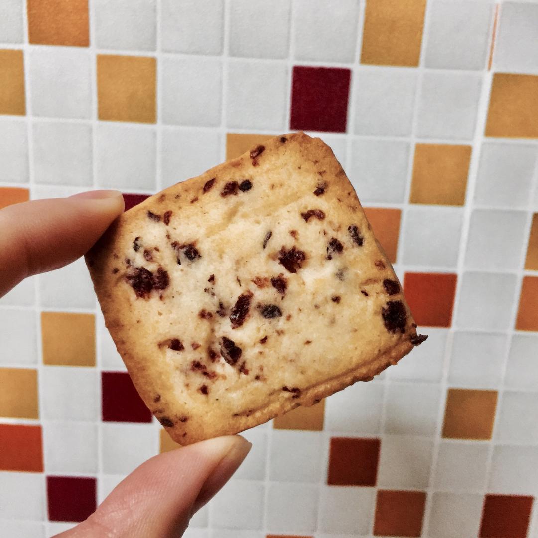 曲奇饼干的做法（烤箱做蔓越莓曲奇）