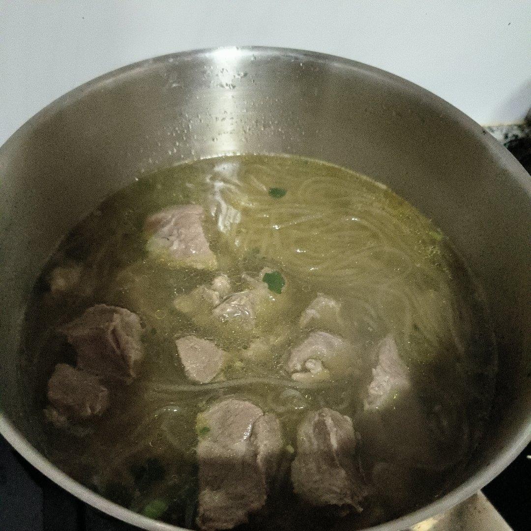 牛肉粉丝汤