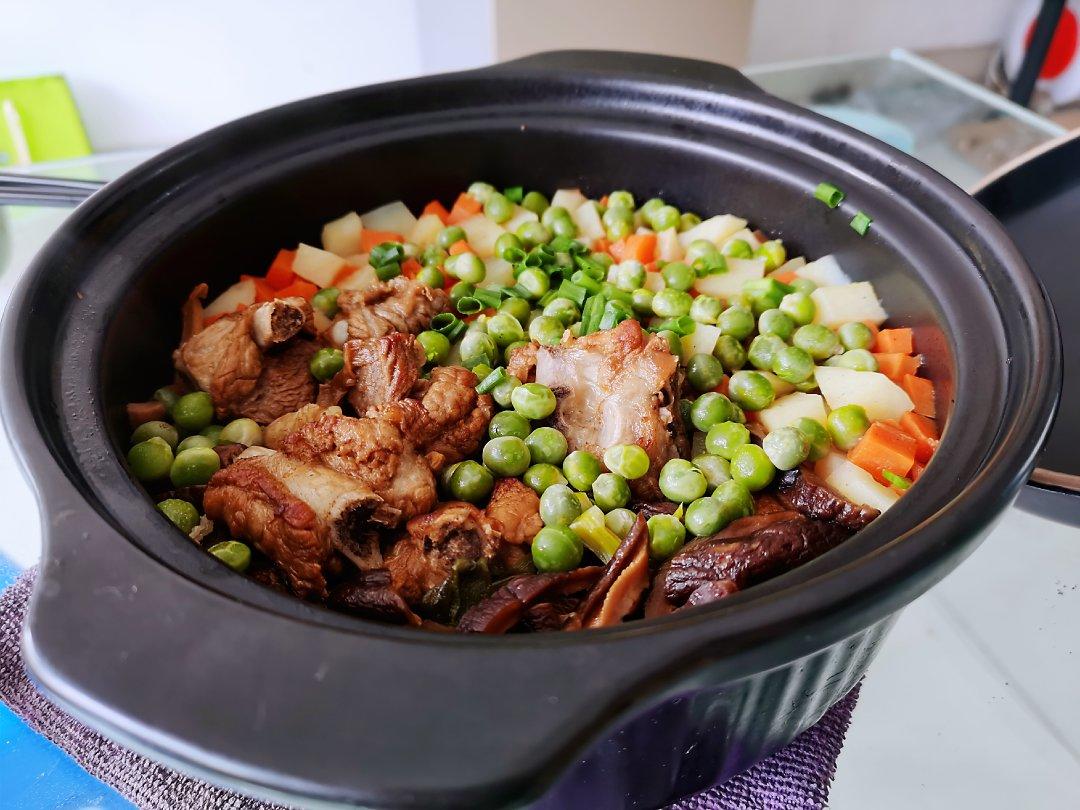 排骨土豆闷饭