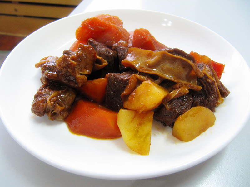 胡萝卜土豆烧牛腩