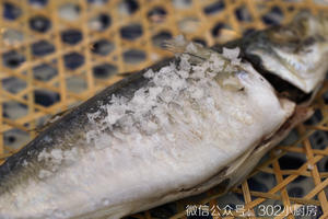 【0425】海盐蒸巴浪鱼 <302小厨房>的做法 步骤4