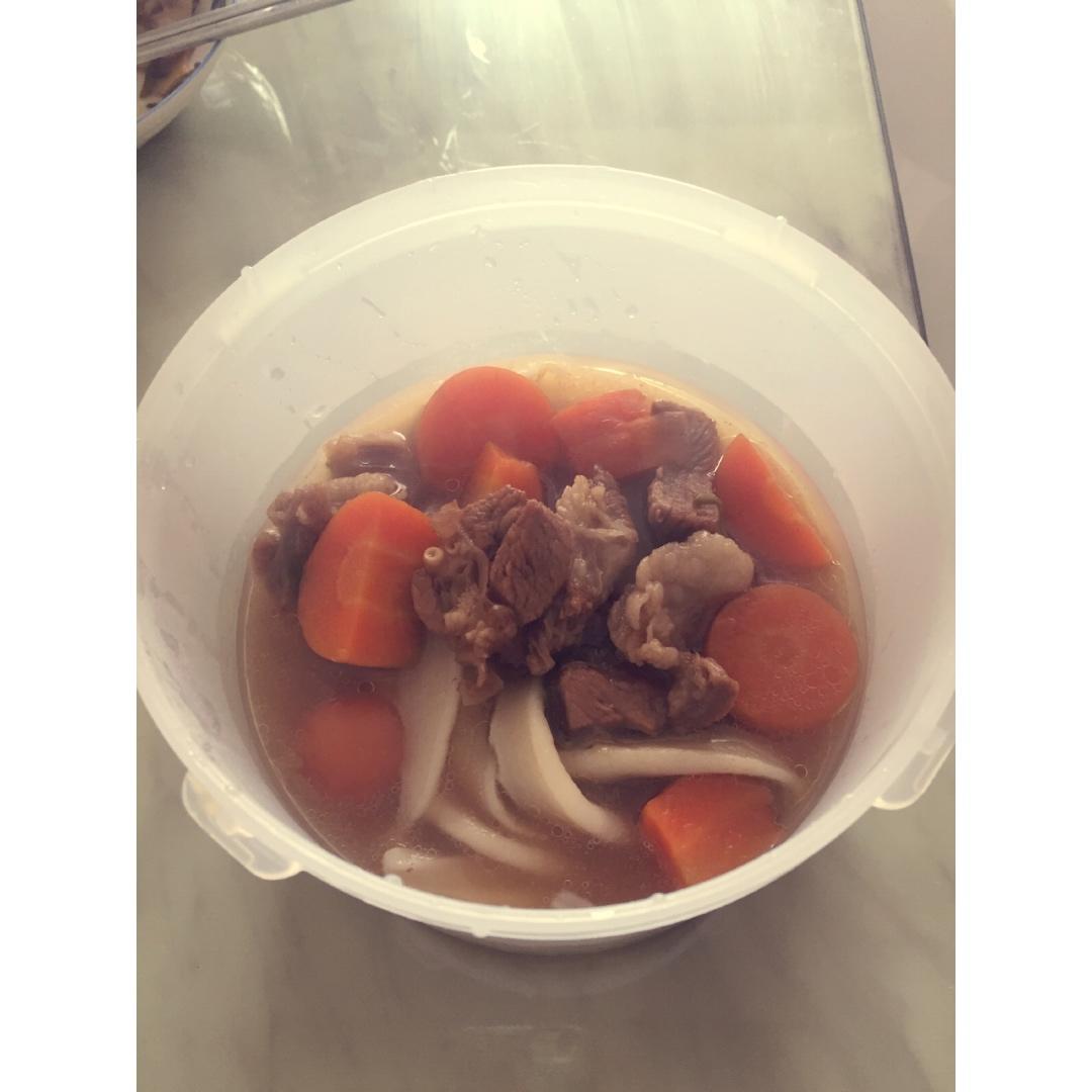 牛肉刀削面