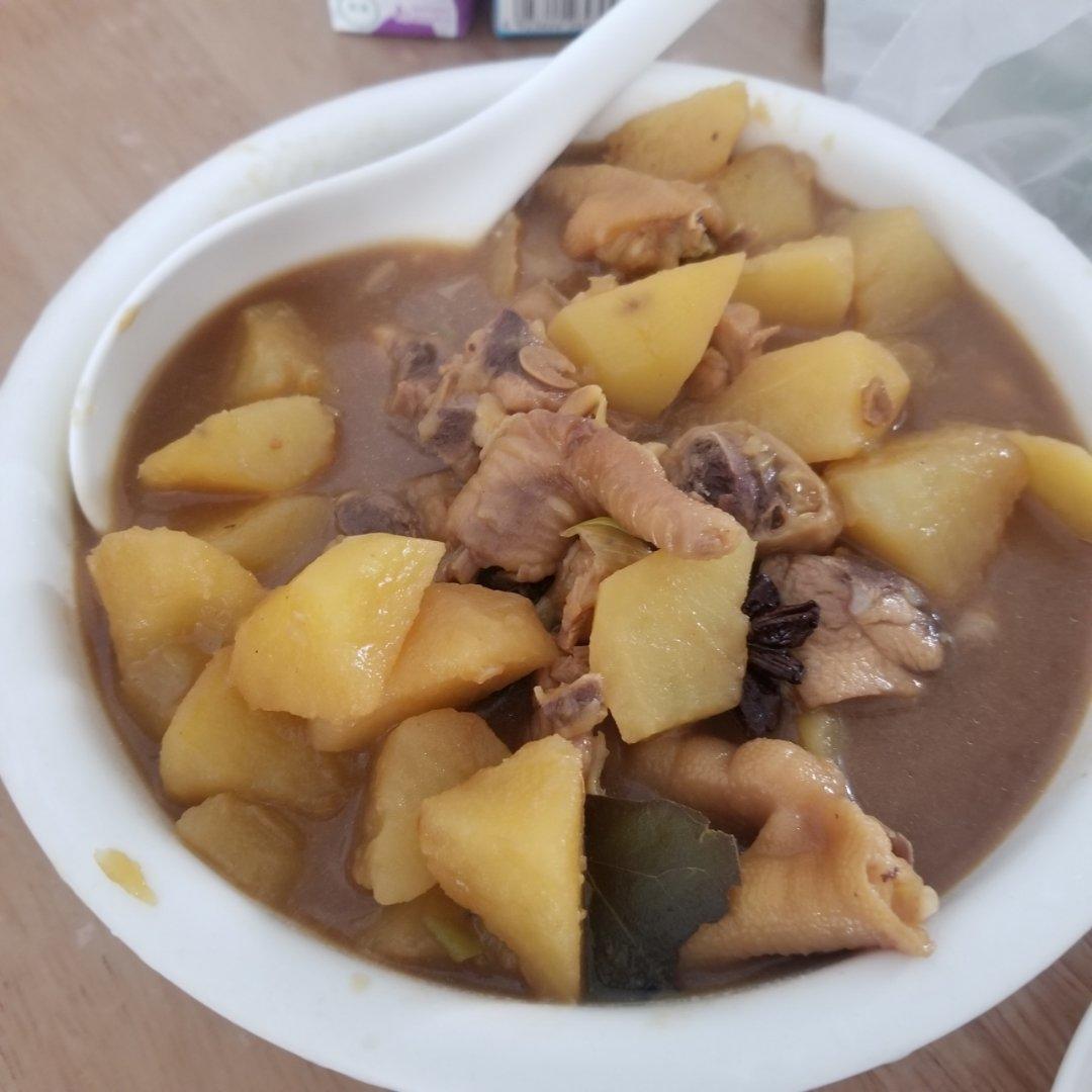 土豆炖鸡腿肉