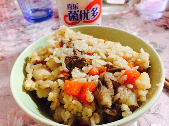 喷香羊肉焖饭