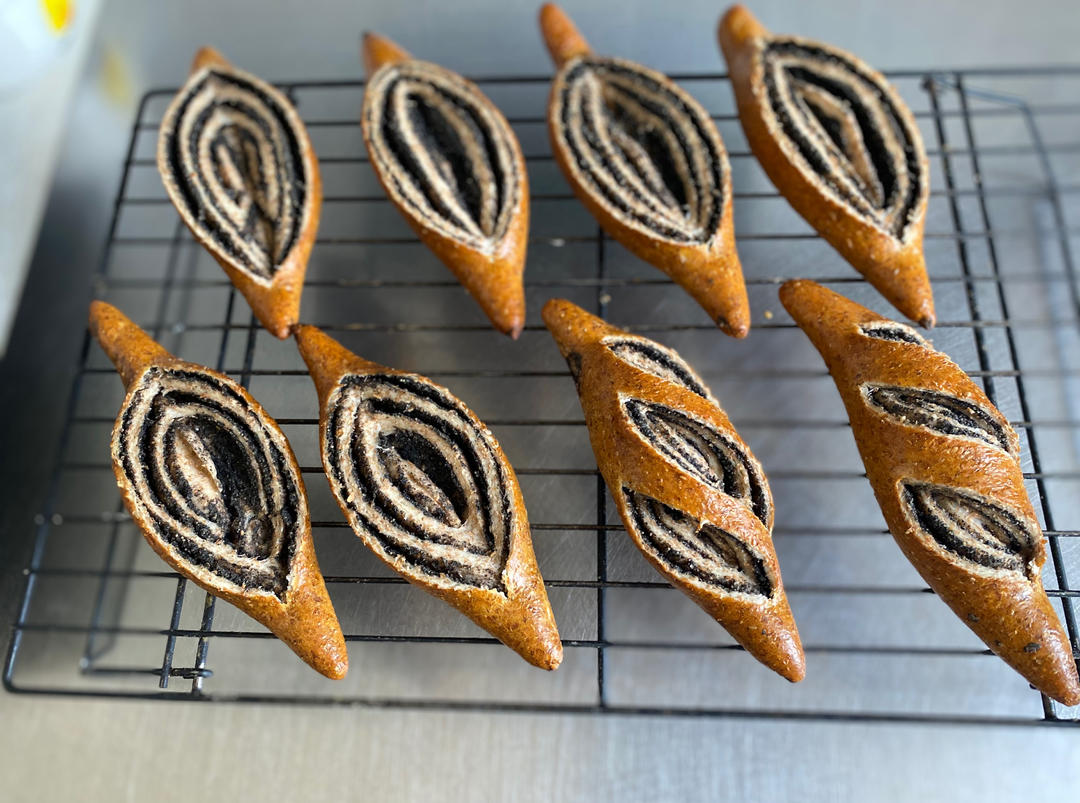 碱水系列又更新啦！香浓的黑芝麻碱水棒