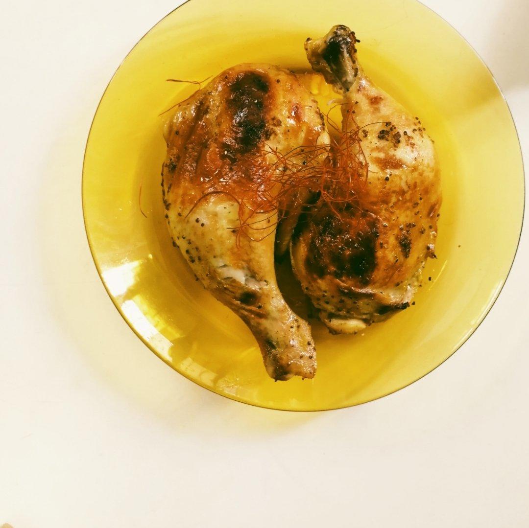 蜂蜜芥末烤鸡腿配黑松露刨片