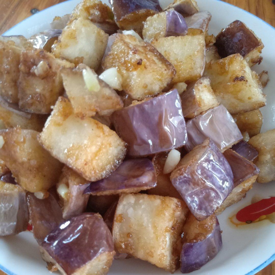 厨师长教你：“风味茄子”的家常做法，外酥里嫩味道很赞，收藏了