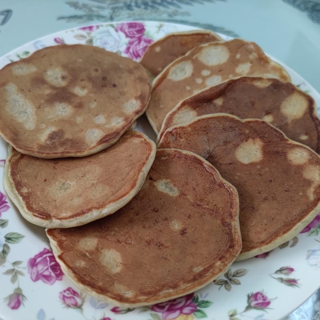 香蕉松饼（无油无糖快手早餐）