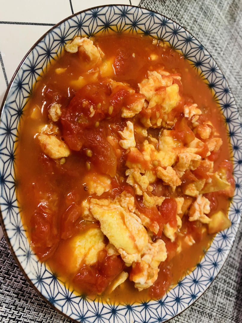 番茄炒鸡蛋（超浓的番茄味）