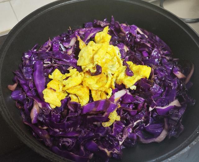 紫甘蓝炒鸡蛋