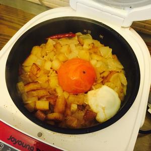 西红柿土豆鸡蛋焖饭的做法 步骤3