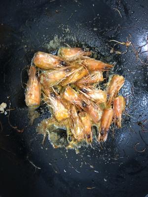 鲜虾鸡肉砂锅粥的做法 步骤3