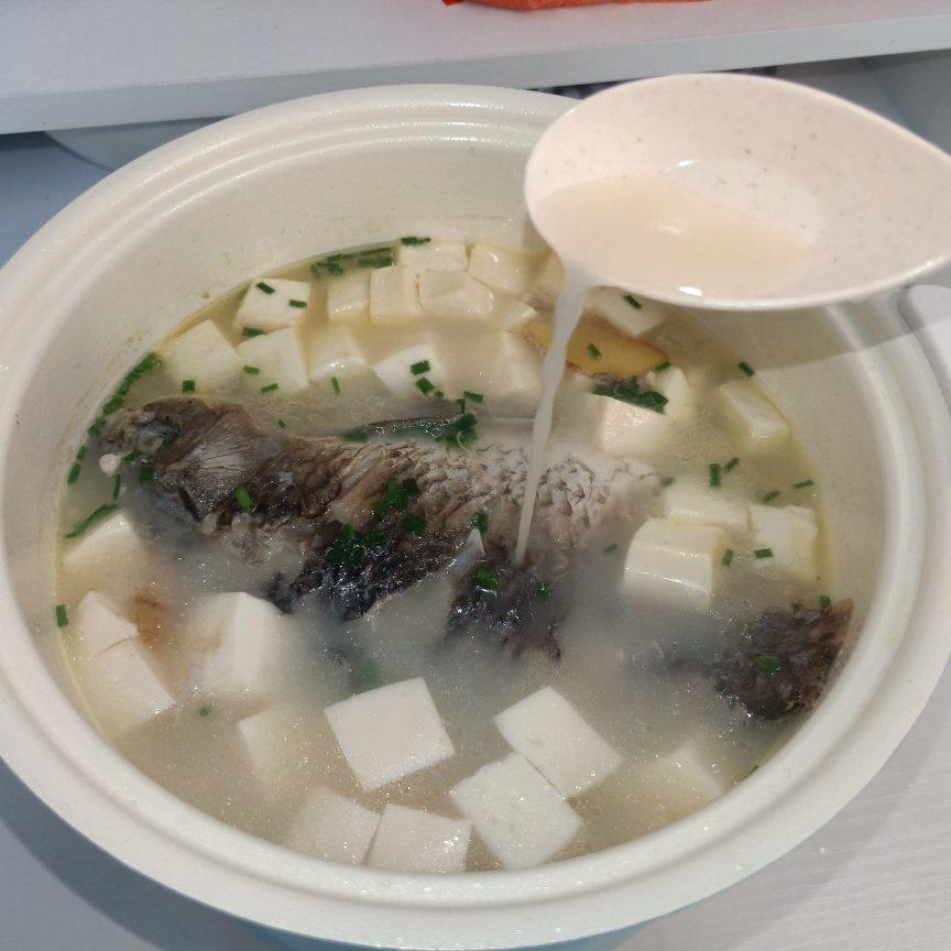 奶白鲫鱼豆腐汤|一条鱼最后的温柔