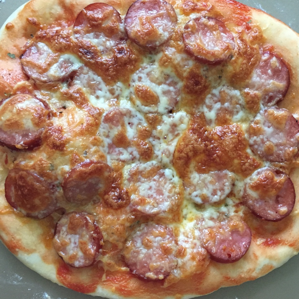萨拉米薄底披萨 Salami Pizza