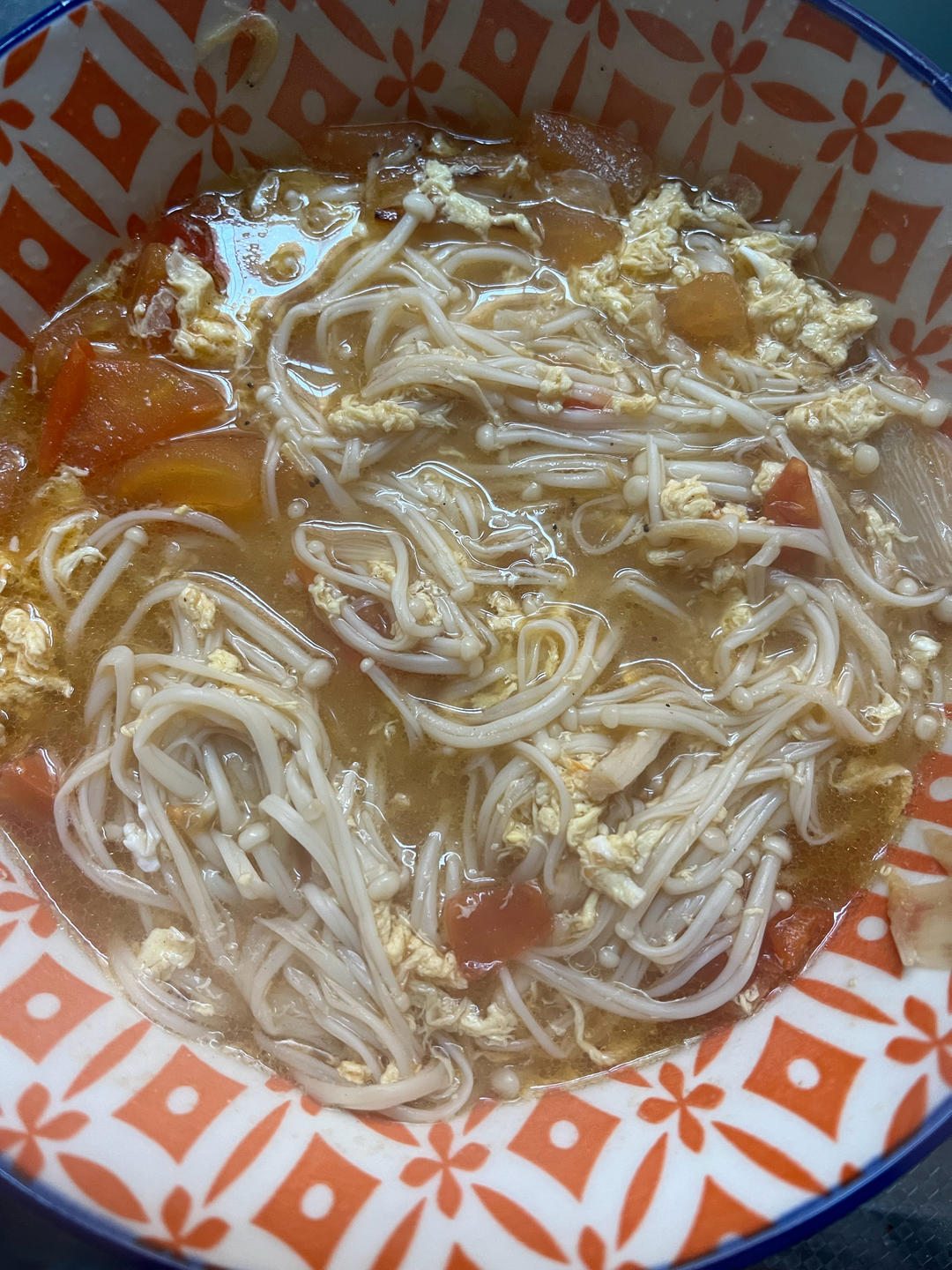 番茄金针菇鸡蛋汤