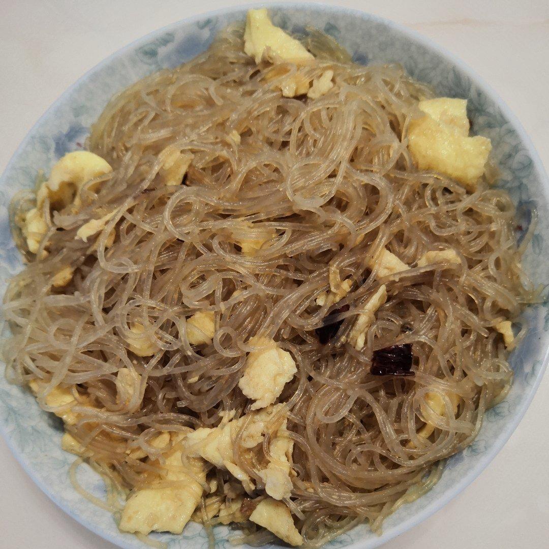 包菜粉丝炒鸡蛋