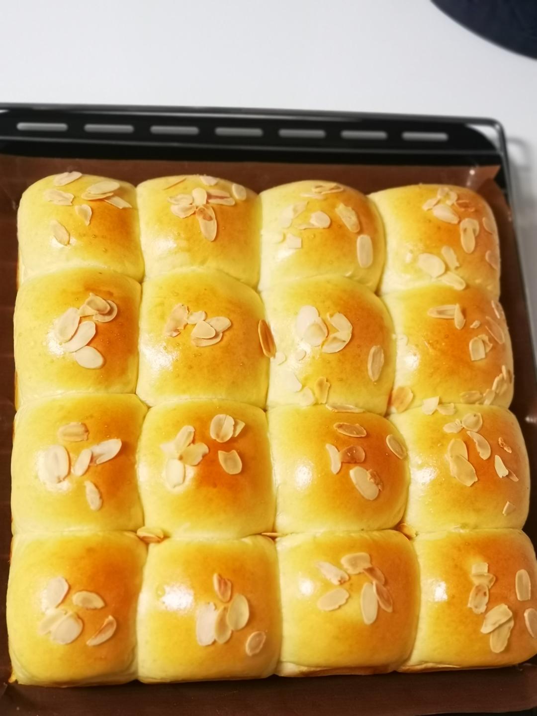 淡奶油餐包（豆沙馅）