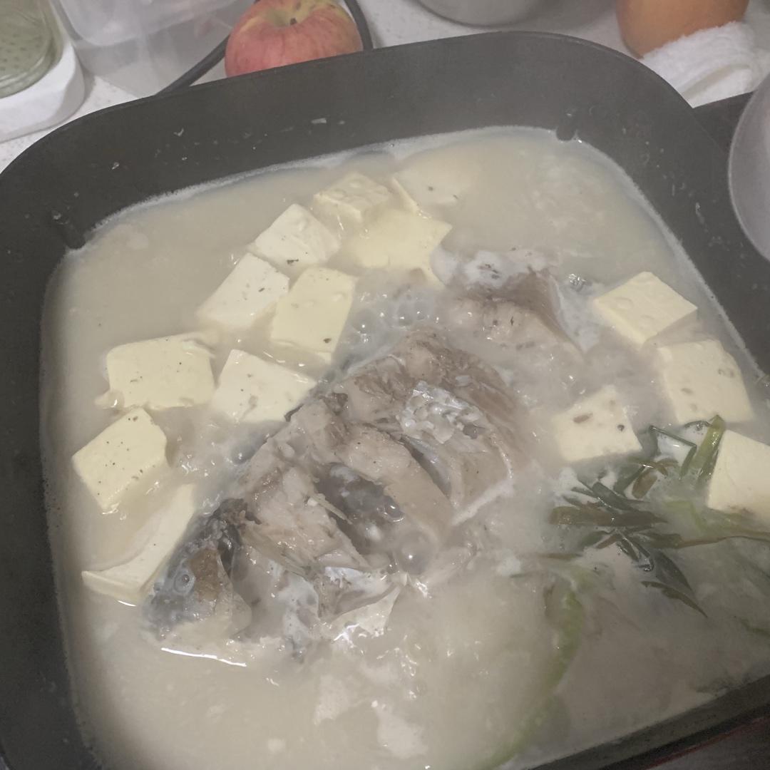 奶白鲫鱼豆腐汤|一条鱼最后的温柔